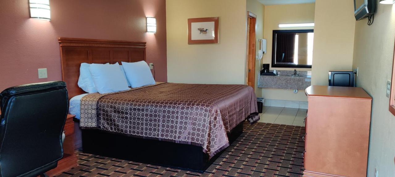 Americas Best Value Inn-Indianola Exterior photo