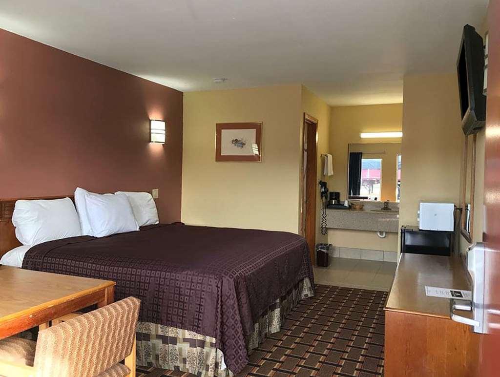 Americas Best Value Inn-Indianola Room photo
