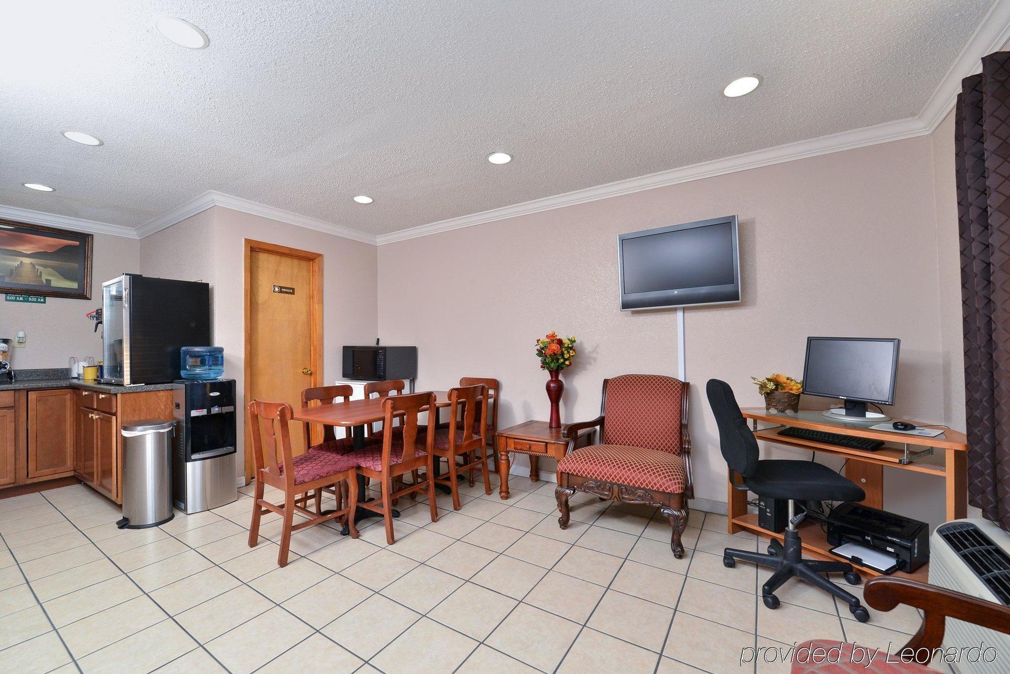 Americas Best Value Inn-Indianola Exterior photo