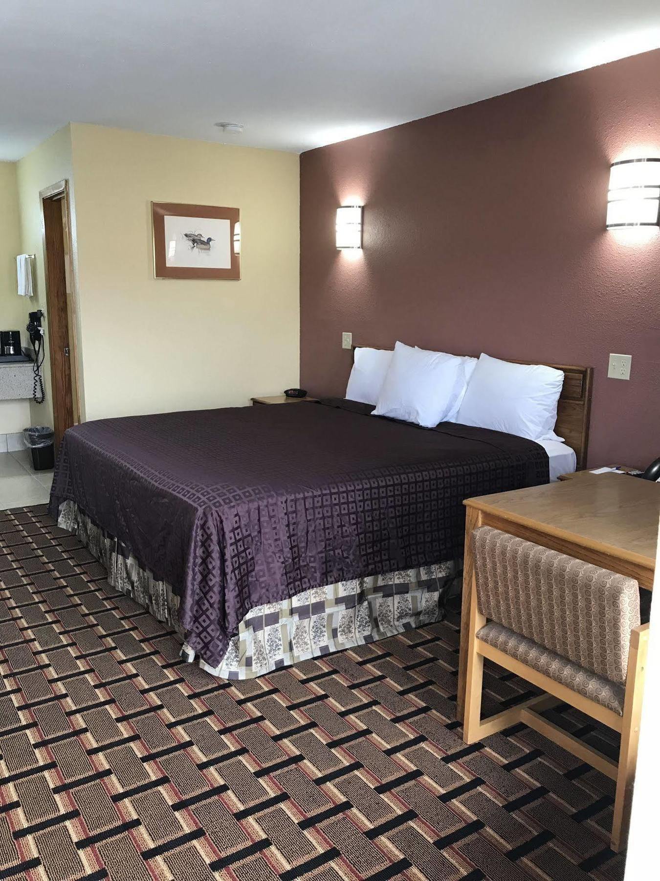 Americas Best Value Inn-Indianola Exterior photo