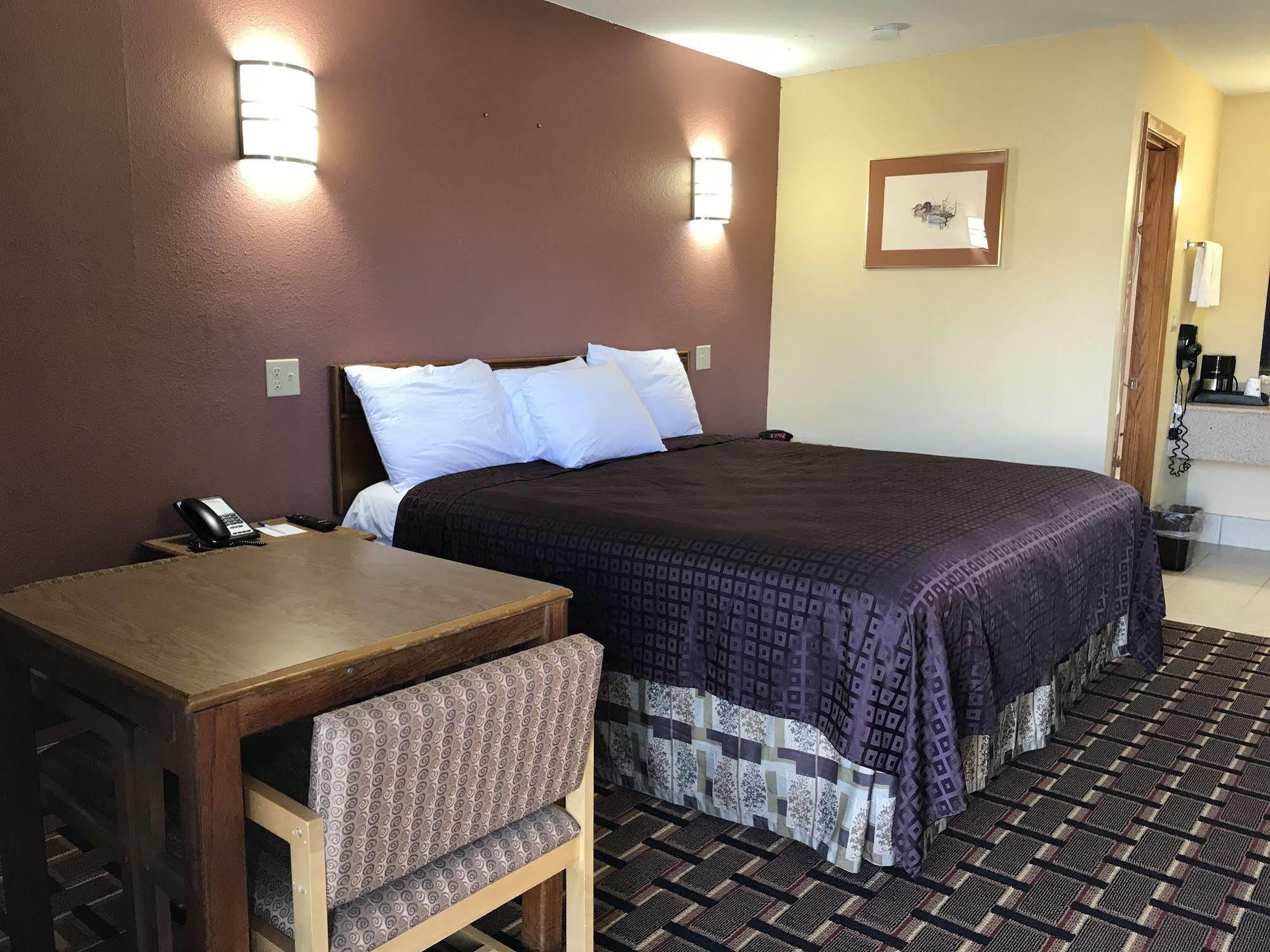 Americas Best Value Inn-Indianola Exterior photo