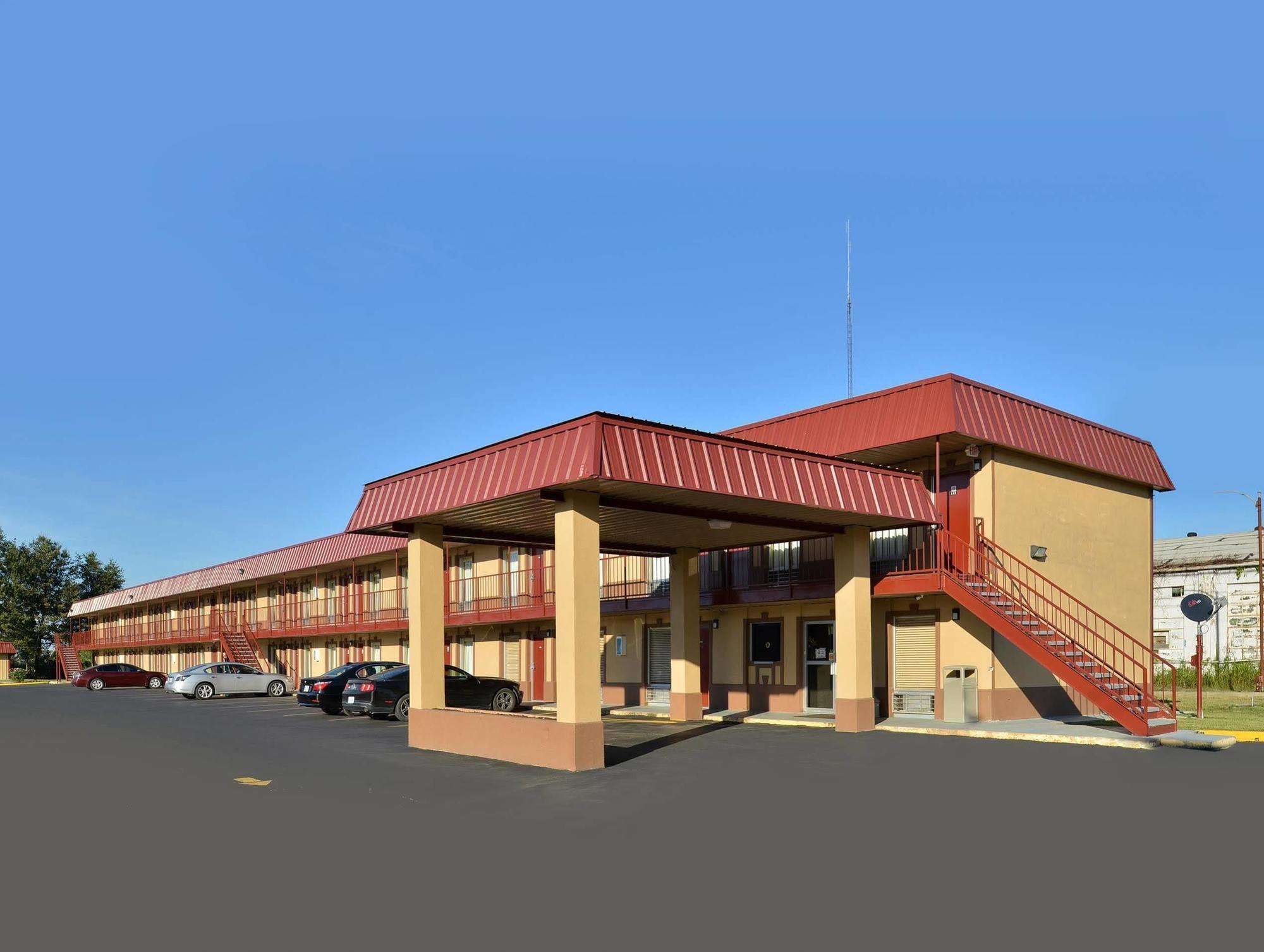 Americas Best Value Inn-Indianola Exterior photo